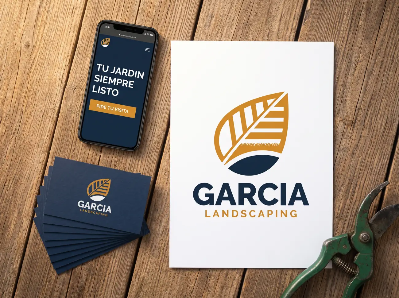 Página web, tarjetas y logo de una empresa de jardinería, todo junto